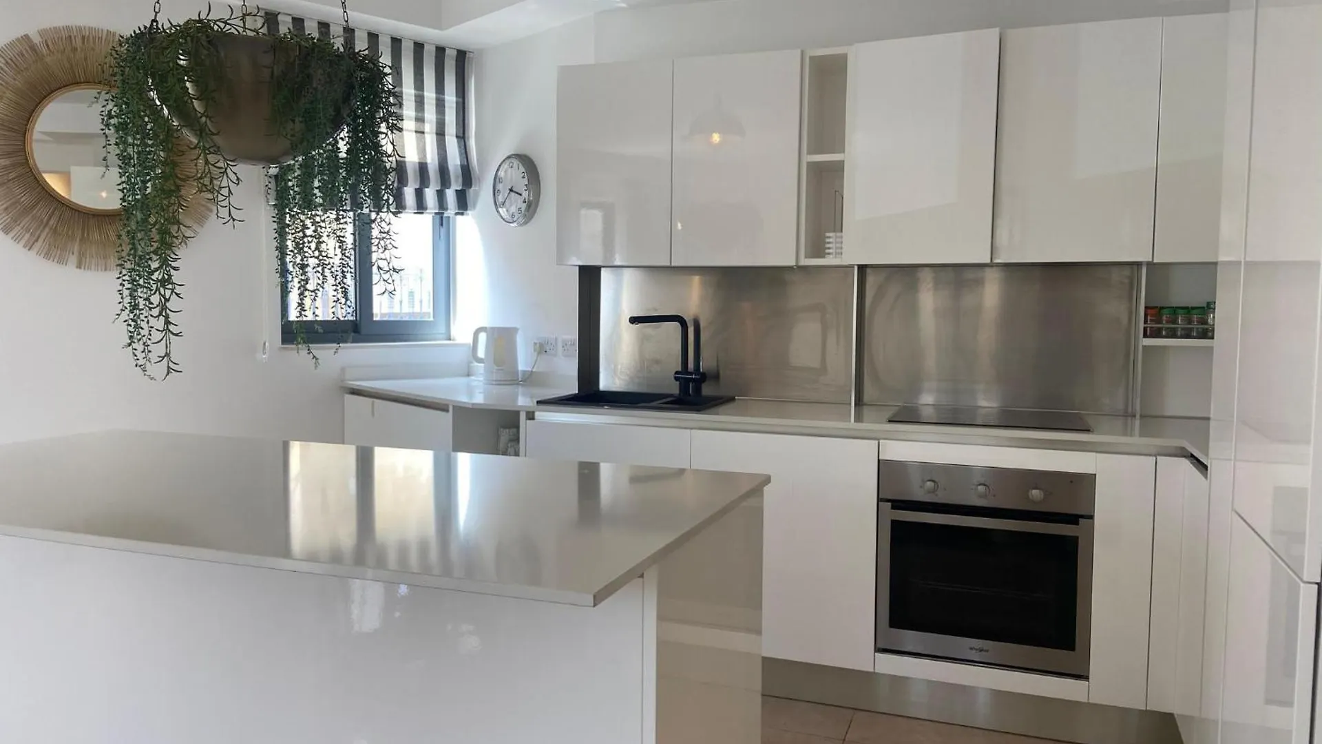 Cozy 2 Bedroom Apartment Near Seafront Gzira
